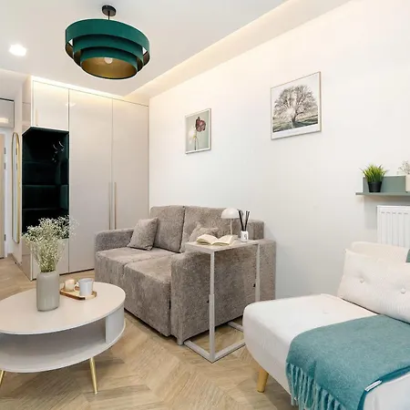 Modern With Terrace In Center By Renters Apartment